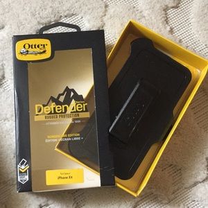 SOLD OTTER BOX BLK DEFENSE CLIP ONLY IPHONE XR